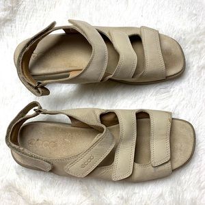 ecco sandals size 4